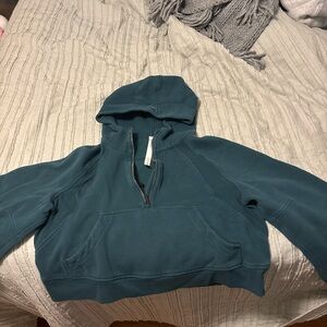 M/L Lululemon Scuba Half-Zip (barely worn)